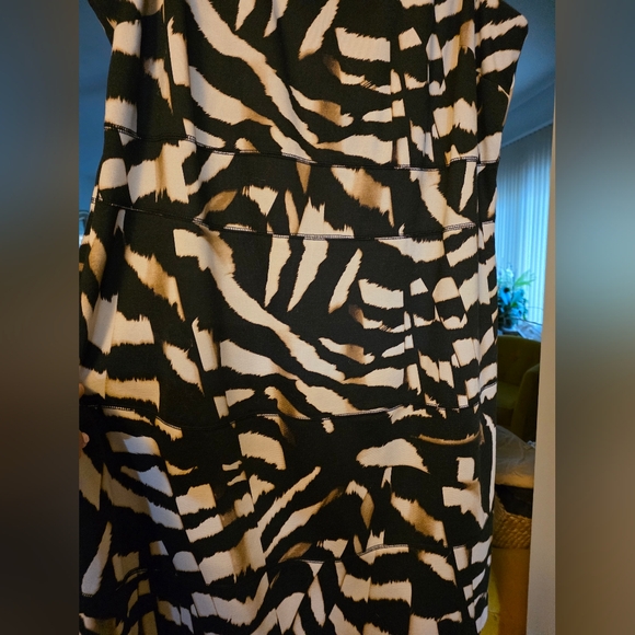 2X Calvin Klein Black and Cream Animal Print Sleeveless Mini Dress - Picture 3 of 5